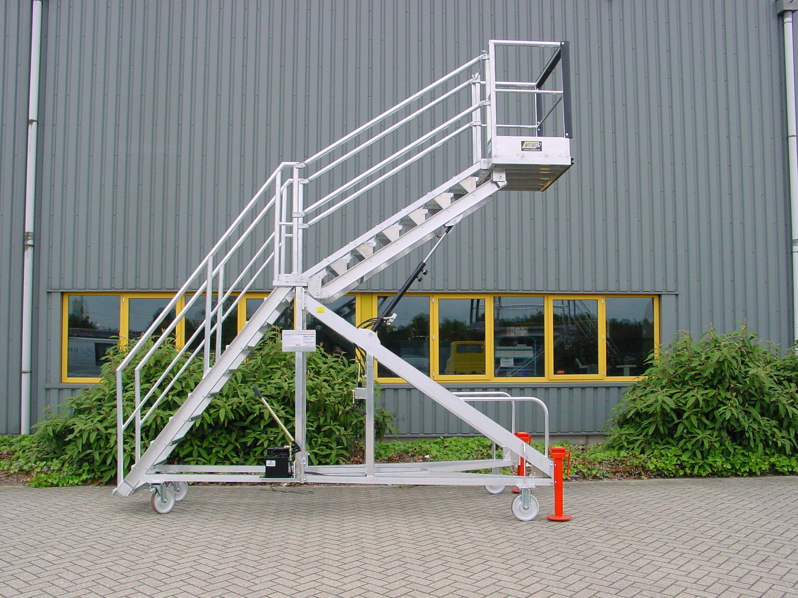 Стремянка для технического обслуживания - aluminium bespoke stairs -  CUSTERS HYDRAULICA BV - для самолета
