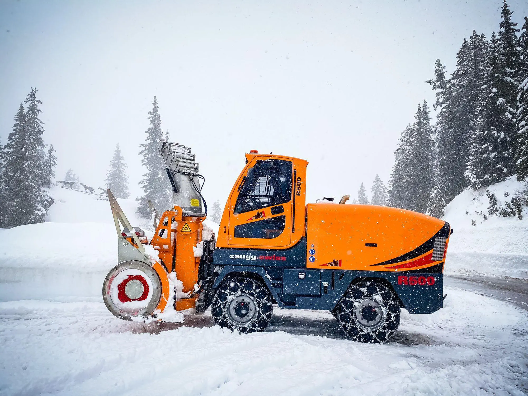 Самоходная снегоуборочная машина - Rolba R500 - ZAUGG AG EGGIWIL - для  аэропорта