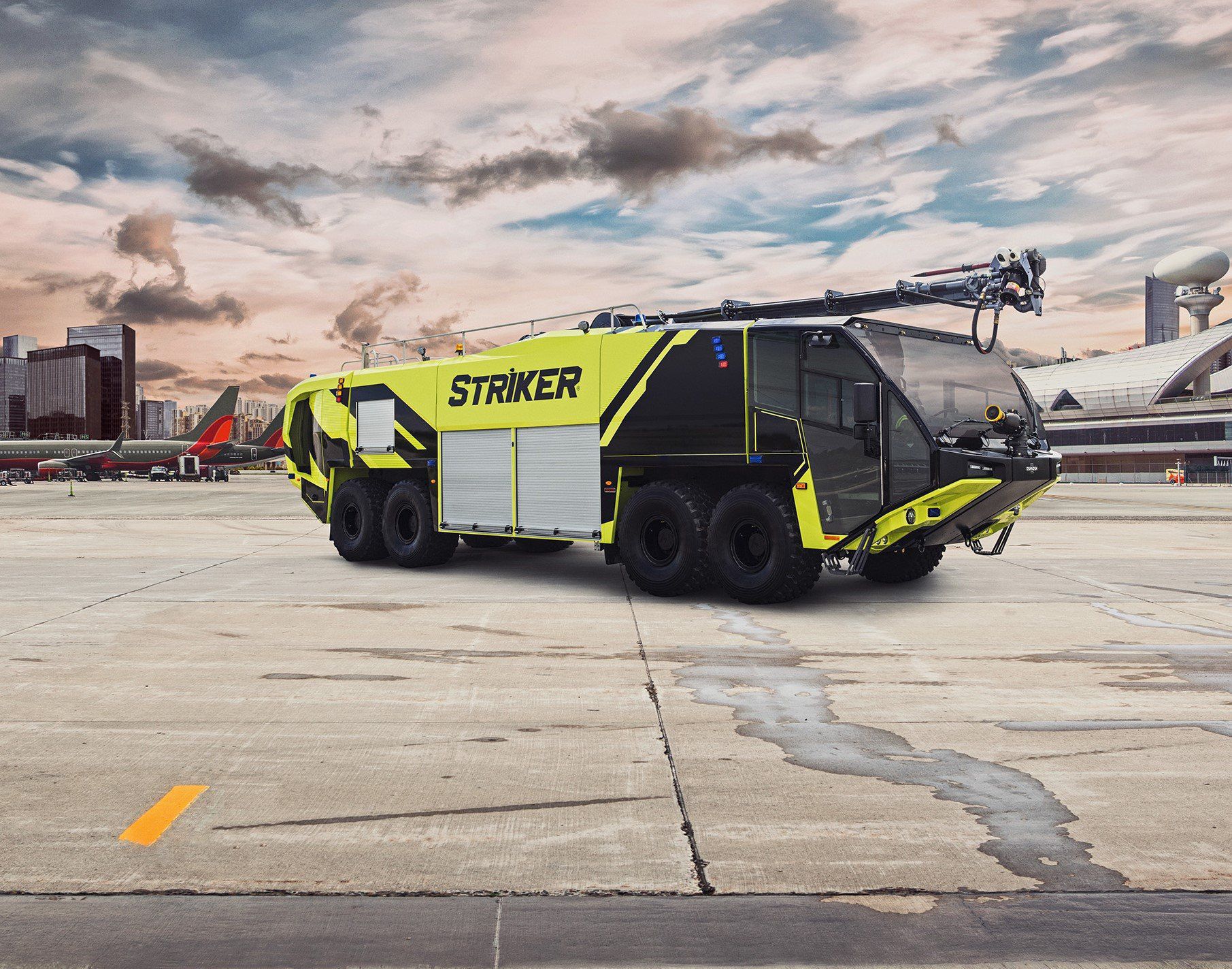 Пожарная машина для аэропорта - Striker® ARFF - Oshkosh Airport Products -  4x4 / 6x6 / 8x8