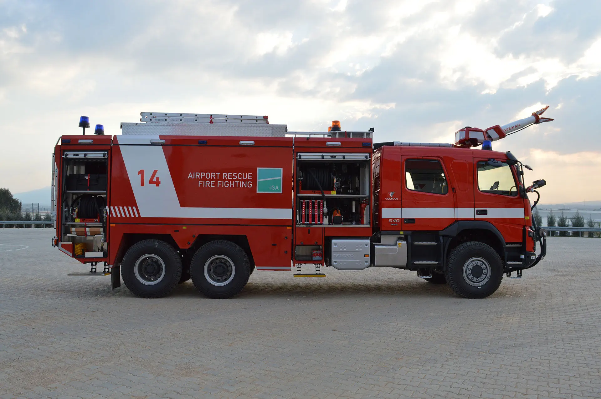 Пожарная машина 6x6 - MAJOR - VOLKAN FIREFIGHTING COMPANY - для аэропорта /  экстренная помощь