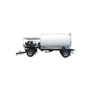 самоходная цистерна для подвоза горючего