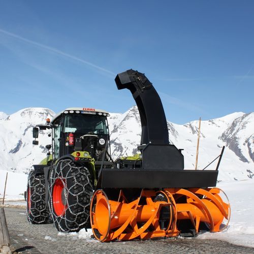 Самоходная снегоуборочная машина - FS 110 T - AEBI SCHMIDT HOLDING AG - двухступенчатая / для аэропорта