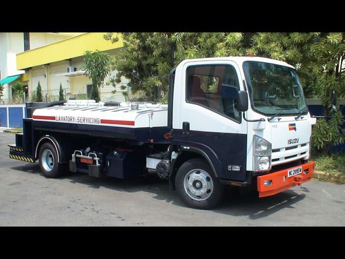 Самоходная машина для чистки туалетов - AEROMOBILES PTE LTD - для аэропорта