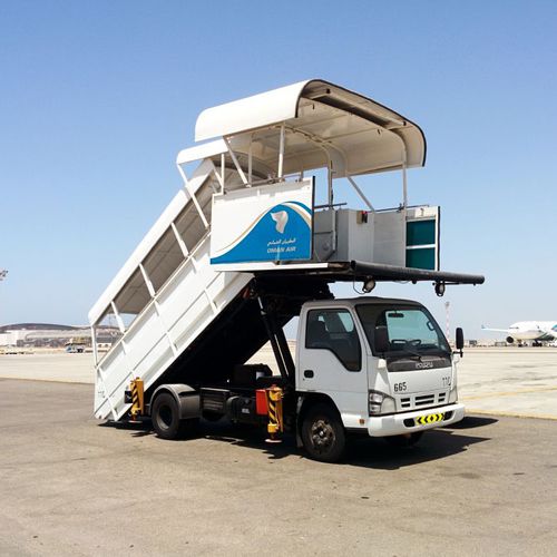 Лестница для посадки на судно - AEROMOBILES PTE LTD - мобильная / самоходная / для самолета