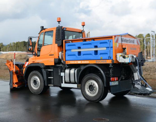 Машина для противообледенительной обработки для аэродрома - Yeti Omega   - BUCHER MUNICIPAL - скребок