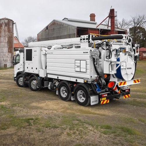 Машина для уборки аэродрома - Spoutvac C140 - BUCHER MUNICIPAL - на грузовике / для очистки поверхности