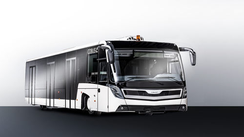 Автобус для аэропорта - 3000 - COBUS INDUSTRIES GMBH - 110 чел. / кондиционируемый / 14 мест