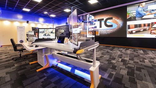 Индивидуальный пульт управления воздушным движением - Strategy Air Sit-Stand - EVANS AIRPORT SOLUTIONS | NKI - прямой / без ящика для хранения / для командно-диспетчерского пункта