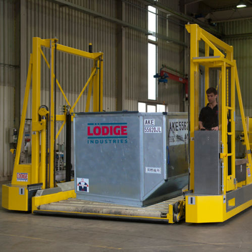 Подъемник со стойкой - FlexLoader series - LÖDIGE SYSTEMS GMBH - для груза / для аэропорта