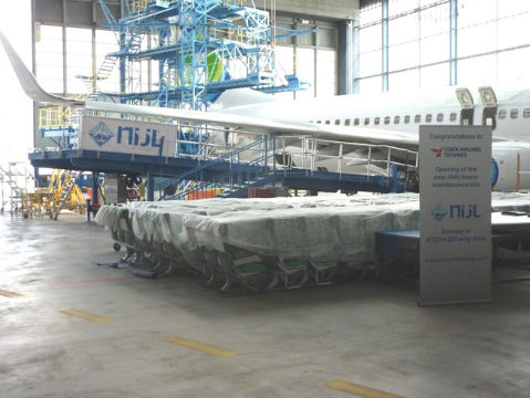 Док для обслуживания для самолета - NIJL AIRCRAFT DOCKING B.V. - для крыльев / мобильный / регулируемый