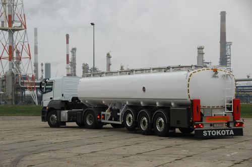 Самоходная цистерна для подвоза горючего - Semi-Trailer - NV STOKOTA - для аэропорта