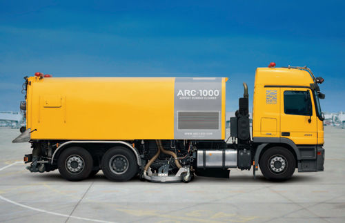 Машина для уборки аэродрома - ARC 1000® - SMETS TECHNOLOGY GMBH - на грузовике / для очистки поверхности / для снятия резины