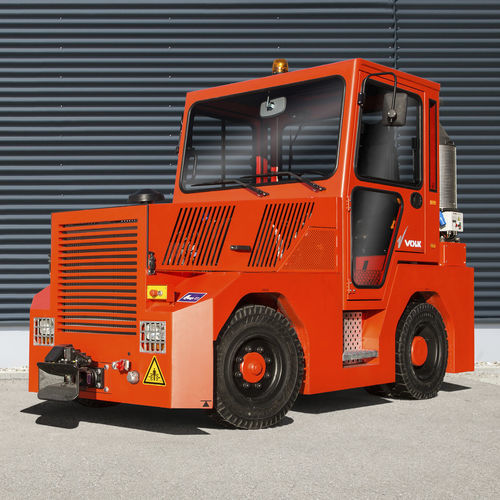Трактор для буксировки - DFZ 120 H - VOLK FAHRZEUGBAU GMBH - для летательного аппарата / дизельный / с буксировочной штангой