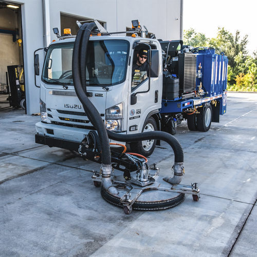 Машина для уборки аэродрома - Surface Hog - WATERBLASTING TECHNOLOGIES - буксируемая / для очистки поверхности