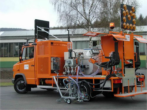 Разметочная машина на грузовике - GKSP 1000 - Winter Markiertechnik GmbH - для распыляемого холодного пластика / для взлетно-посадочной полосы