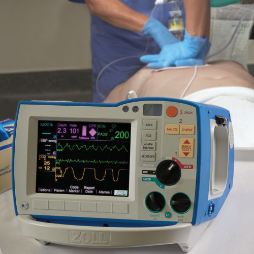 Автоматический дефибриллятор - R Series - ZOLL MEDICAL CORPORATION - для неотложной помощи / для аэропорта