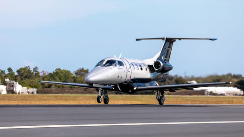 Служебный самолет - Phenom 100EV - EMBRAER - частный / двухмоторный / 0 - 10 чел.