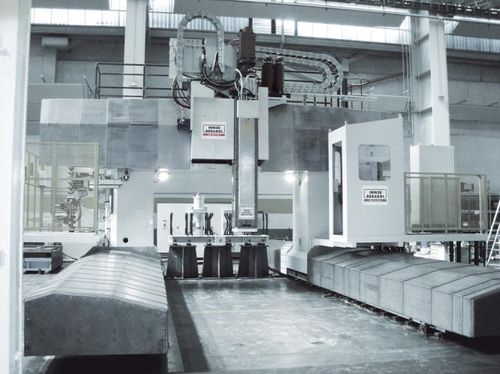 Фрезерный станок ЧПУ - Atlas Hydro - INNSE-BERARDI SPA - вертикальный / для аэронавтики / 5 и более осей