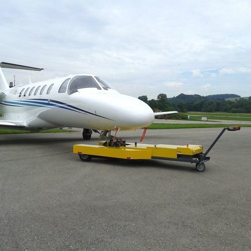 Трактор для буксировки - FLT 180 electro - Flyer-Truck - Ground Handling System - для летательного аппарата / электрический / без буксировочной штанги