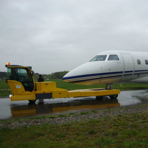 Трактор для буксировки - C200 electro - Flyer-Truck - Ground Handling System - для летательного аппарата / без буксировочной штанги / с кабиной