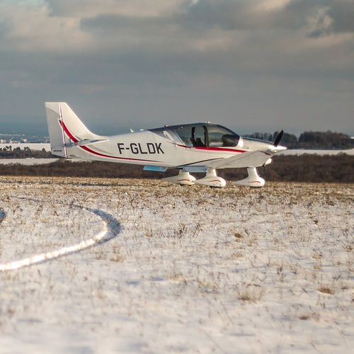 Самолет для обучения - DR401 - 120LITE - Robin New Aircraft - одномоторный / с поршневым двигателем / двухместный