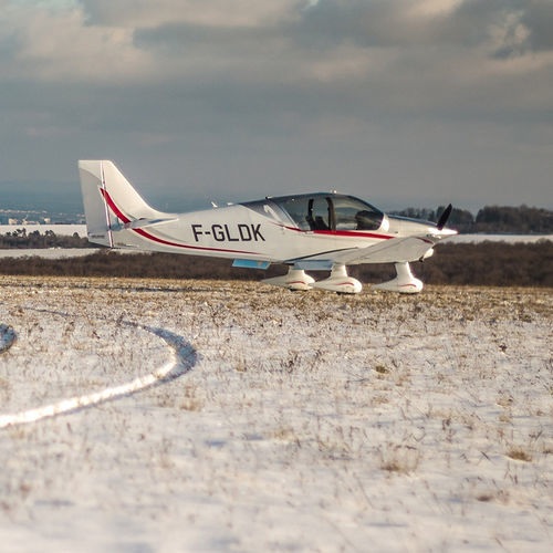 Самолет для обучения - DR401 - 120A - Robin New Aircraft - одномоторный / с поршневым двигателем / 3 места