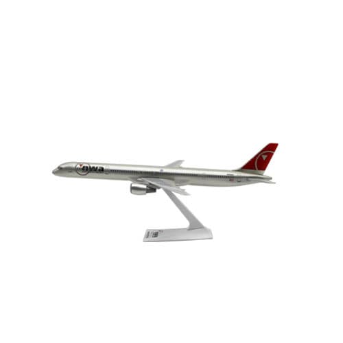 Макет самолета 1/200 - B757-300 - Long Prosper Enterprise Co Ltd