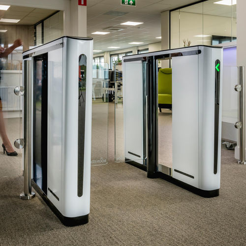 Автоматические ворота посадки в самолет с устройством считывания с карт - Compact - Boon Edam - со сканером штрих-кодов / для аэропорта