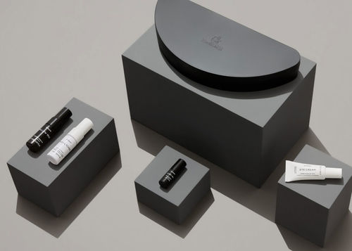 Набор для комфорта для служебного самолета - BYREDO  - BUZZ - THE INFLIGHT EXPERIENCE...