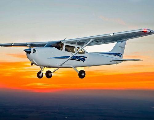 Самолет для туризма - Skyhawk® - CESSNA AIRCRAFT COMPANY - одномоторный / с поршневым двигателем / 4 места