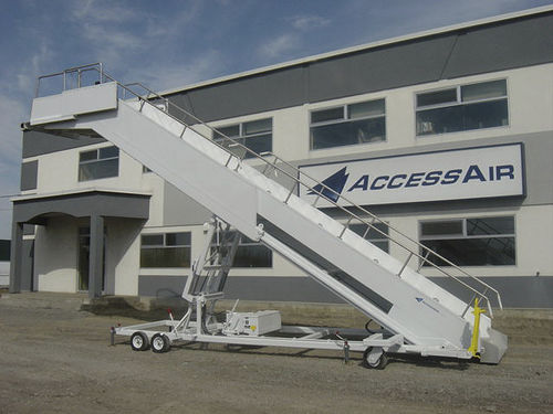 Лестница для посадки на судно - ACCESSAIR Systems - мобильная / буксируемая / для самолета