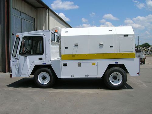 Трактор для буксировки - GS500  - Ground Support Specialist LLC - для летательного аппарата / с буксировочной штангой / для аэропорта