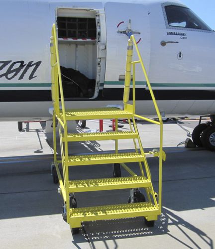 Стремянка для трассы - Q-400 - Keith Consolidated Industries, Inc. - для технического обслуживания / для самолета