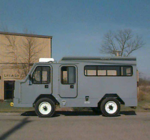 Автобус для аэропорта - APV - Lift-A-Loft Corporation - 6 - 10