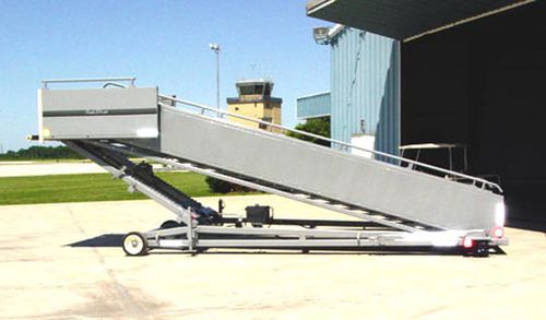 Лестница для посадки на судно - MP  - Lift-A-Loft Corporation - буксируемая / для самолета / для пассажиров