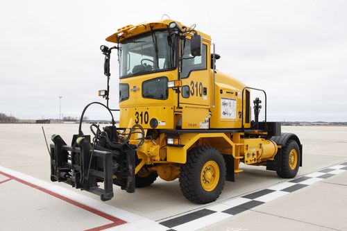 Снегоуборочная машина на грузовике - HT   - Oshkosh Airport Products - для аэропорта
