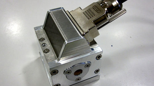 Толщиномер для покрытия - EddyCus® TF inline WT - SURAGUS GMBH - стекла / бесконтактный / для аэронавтики