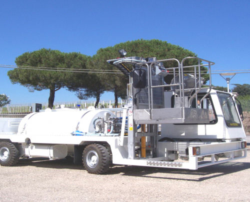 Самоходное транспортное средство для питьевой воды - VASM2000 - Aviogei/Italy - с подвесной системой / с расходомером / для аэропорта