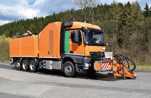 Машина для уборки аэродрома - Advanced XL - Winter Grün Markiertechnologie - на грузовике / для очистки поверхности / для снятия резины