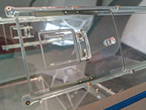 Смотровое отверстие для легкого самолета - PLEXIGLAS® - PLEXIWEISS GMBH - для вертолета / акриловая / прокрашенная
